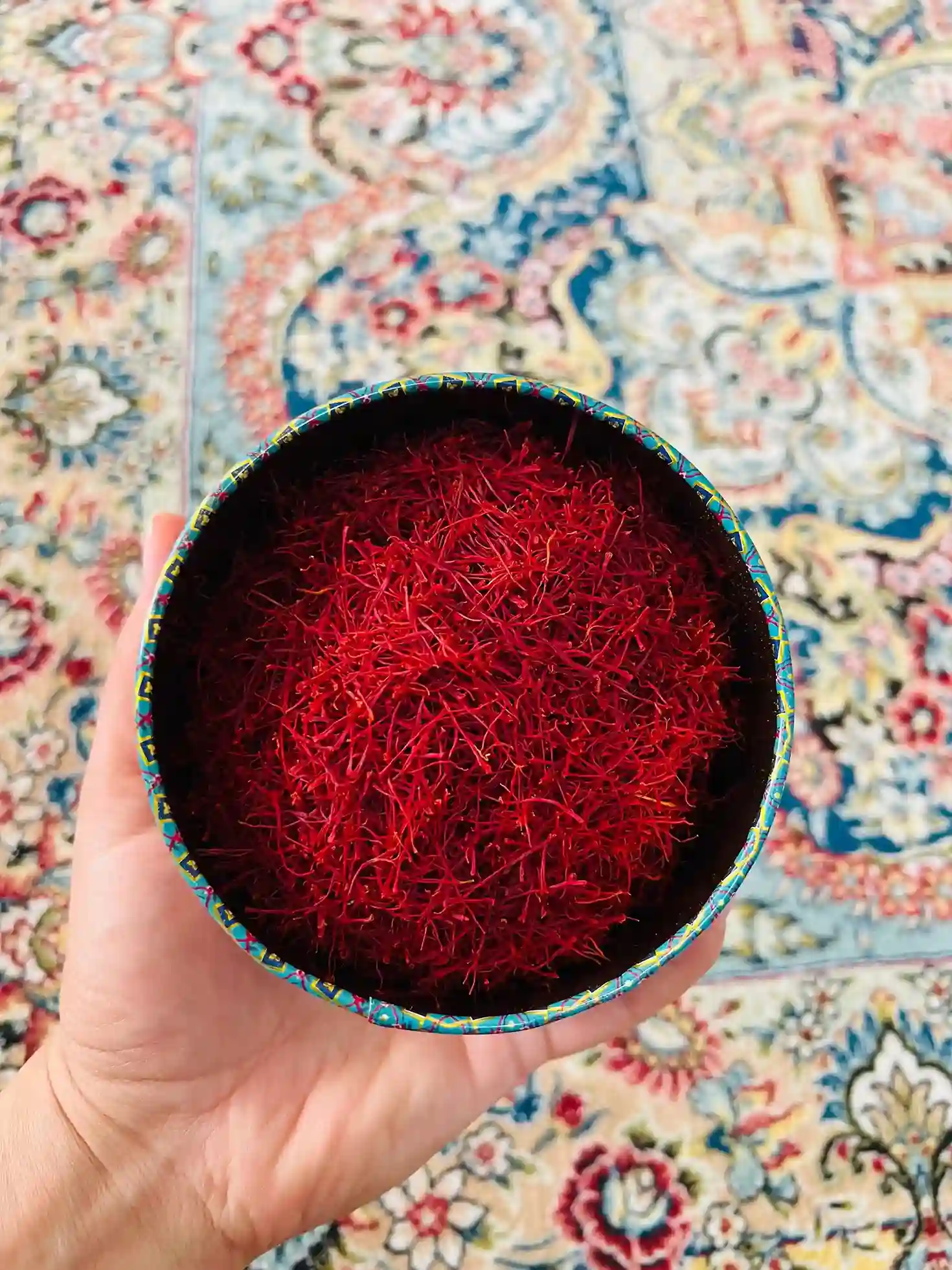 زعفران نگین سنتی خشک ۵ مثقالی با ظرف خاتم زعفران نگین سنتی خشک ۵ مثقالی با ظرف خاتم