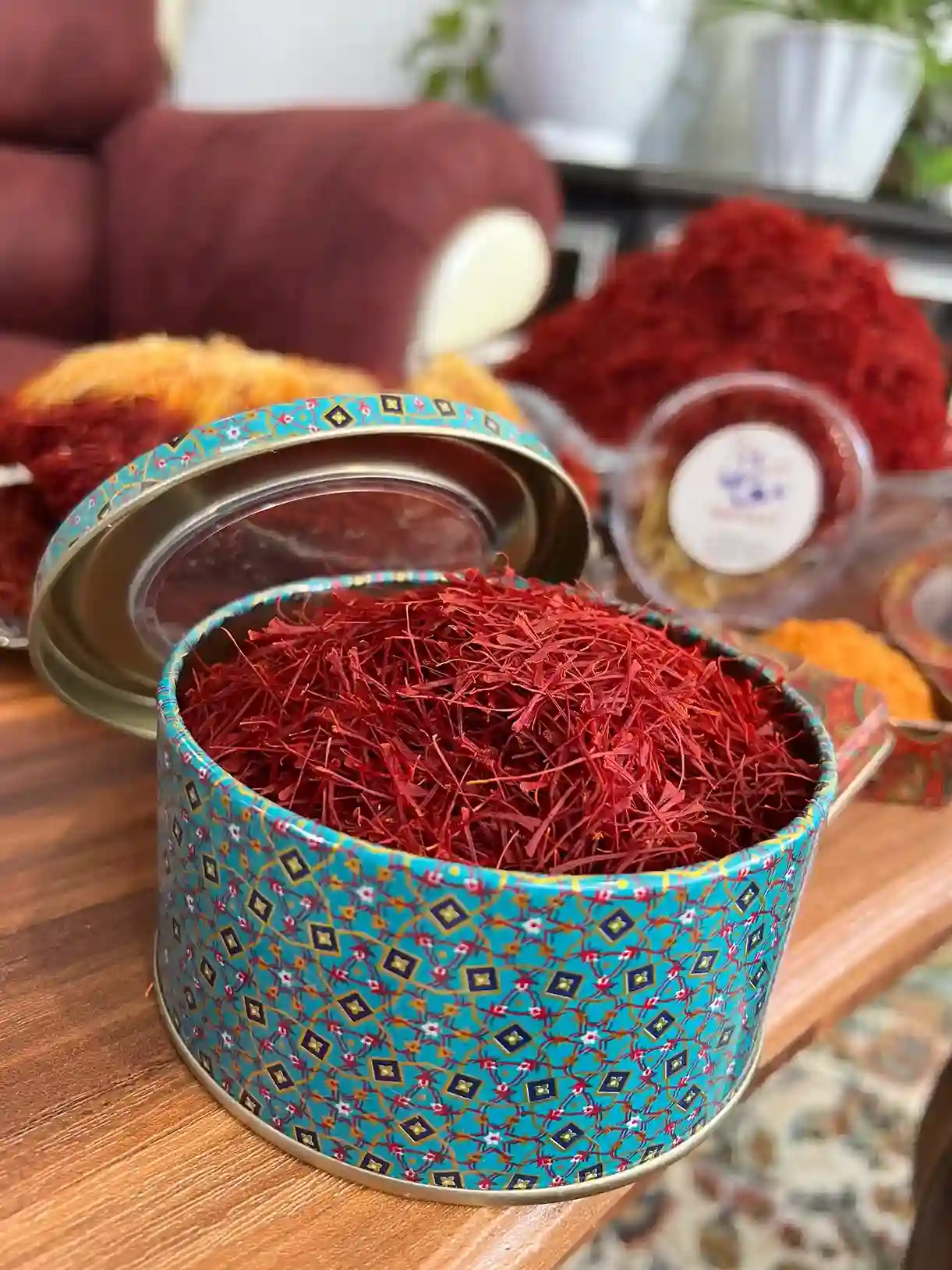 زعفران سوپرنگین صادراتی 5 مثقالی با ظرف خاتم زعفران سوپرنگین صادراتی 5 مثقالی با ظرف خاتم