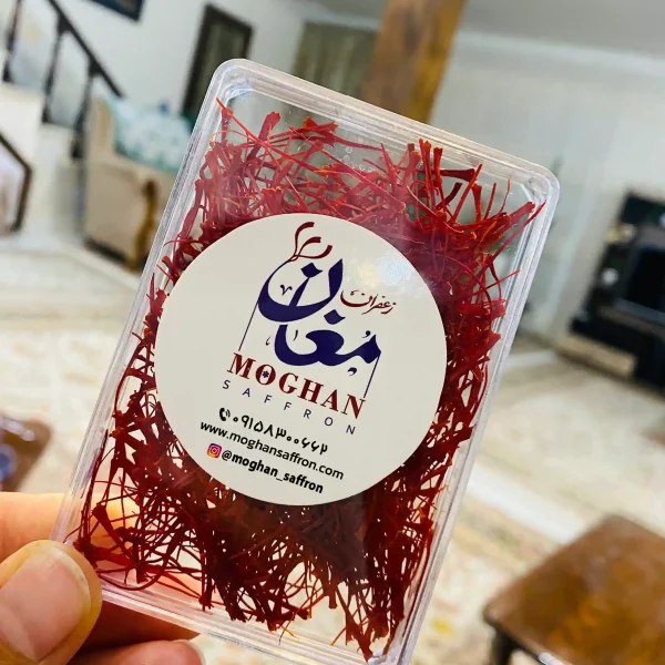 زعفران نگین سنتی خشک نیم مثقالی با عطر طبیعی